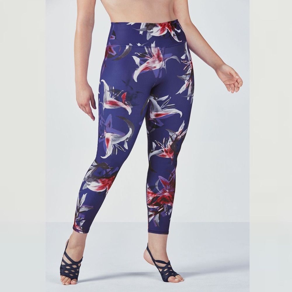 Fabletics (0-2) Lisette High-Waisted 7/8 capri - Picture 3 of 5